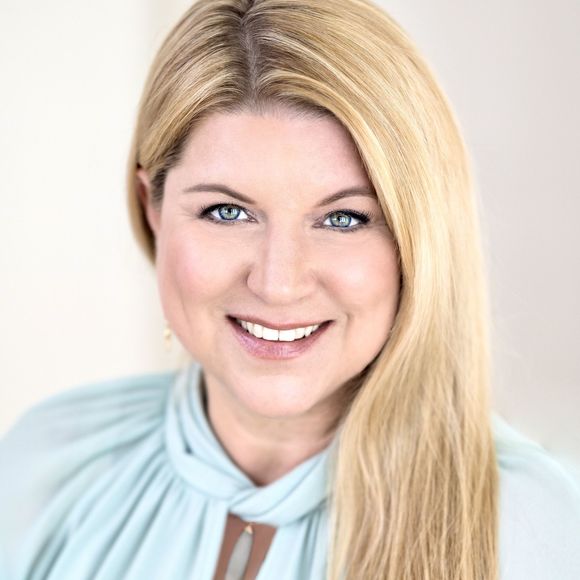 Meet your Posher, Heather - Picture 1 of 1